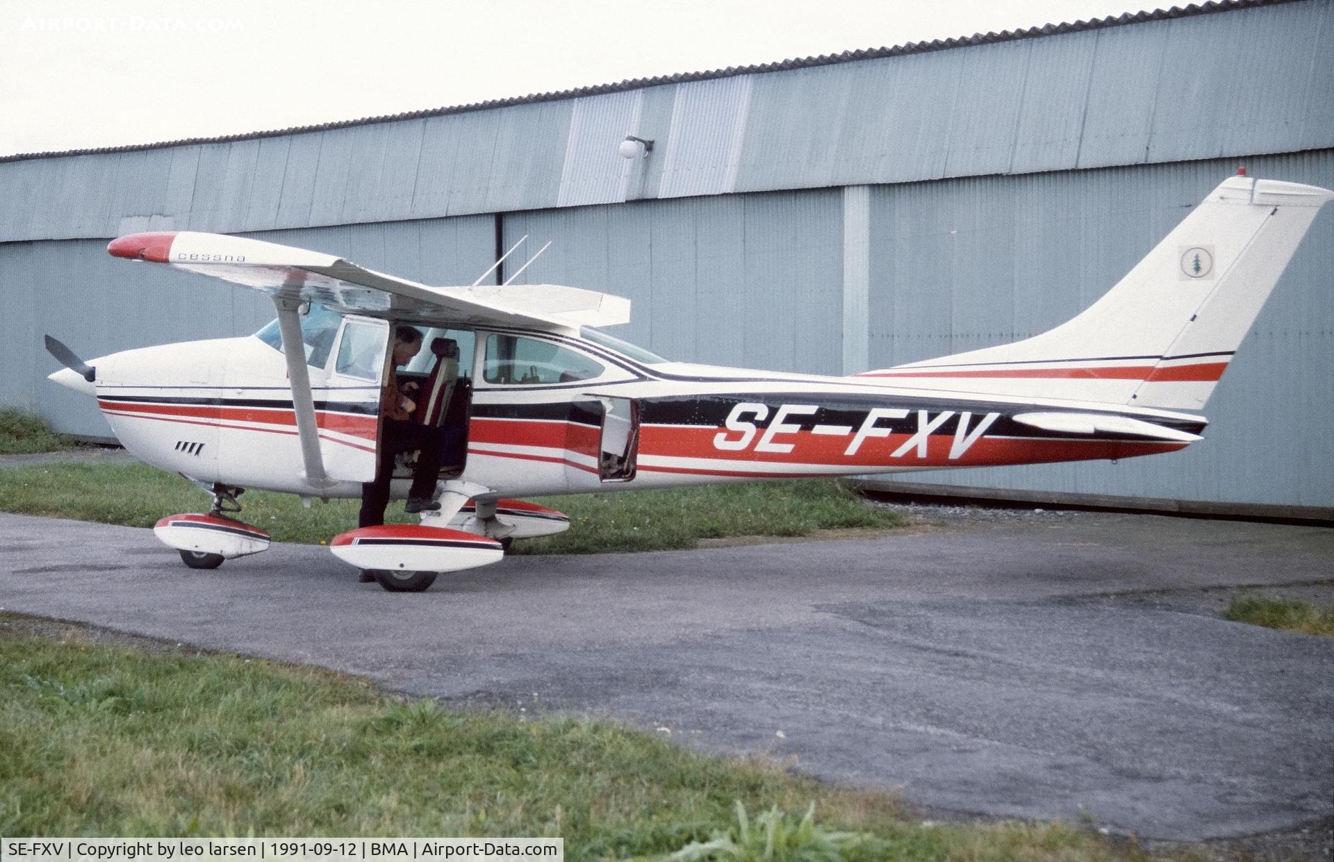 SE-FXV, 1972 Cessna 182P Skylane Skylane C/N 18261259, Bromma Stockholm 12.9.1991
