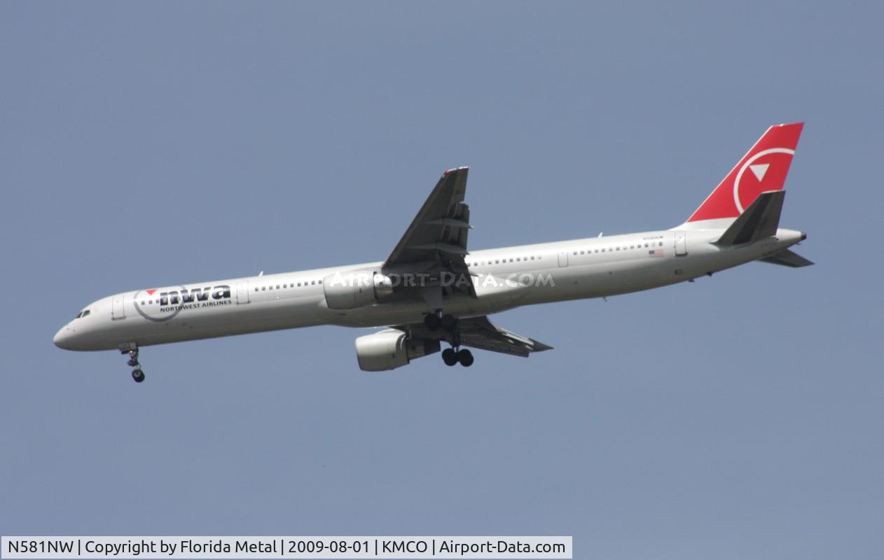 N581NW, 2002 Boeing 757-351 C/N 32982, MCO 2009