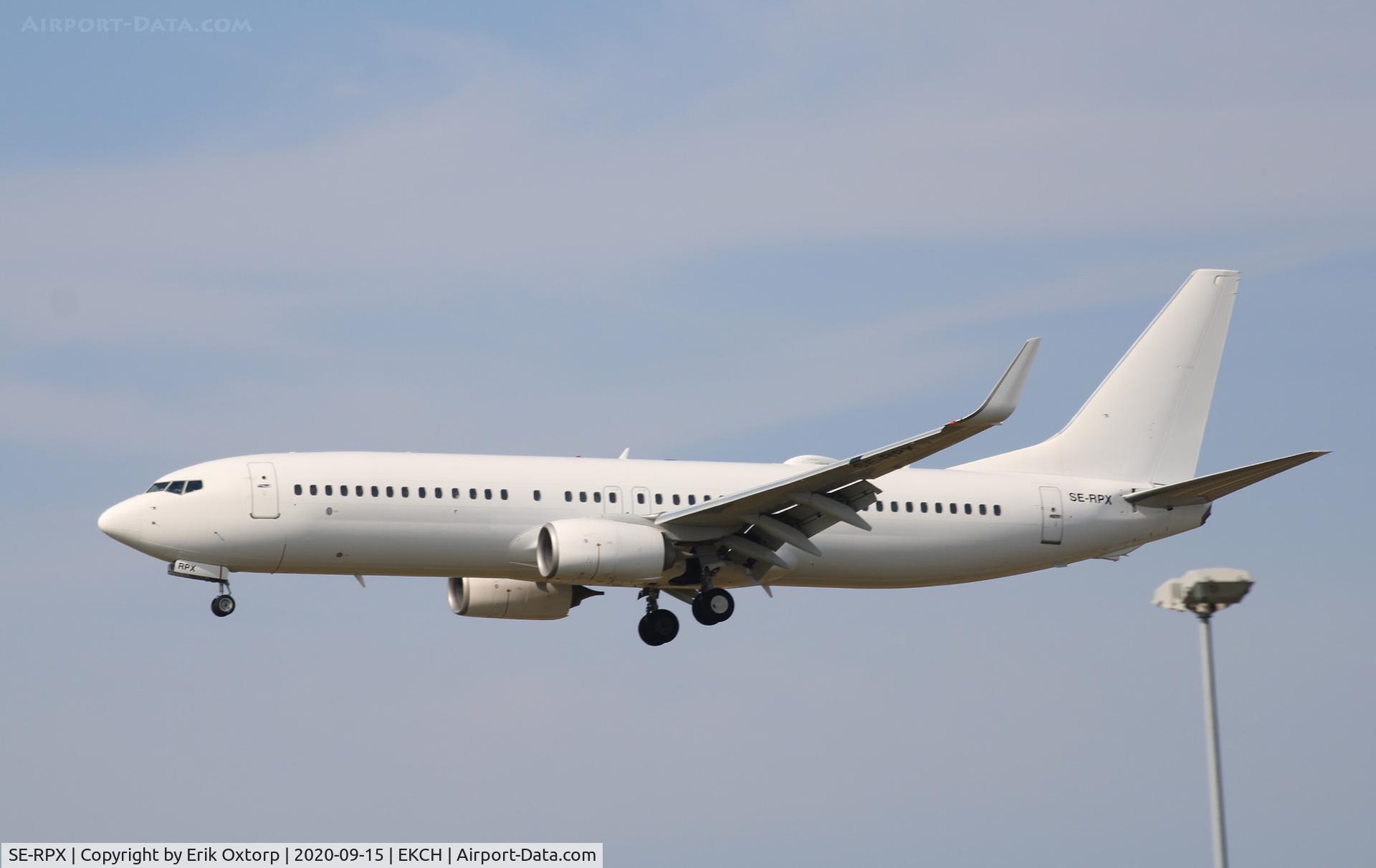 SE-RPX, 2013 Boeing 737-8JP C/N 39022, SE-RPX landing rw 22L