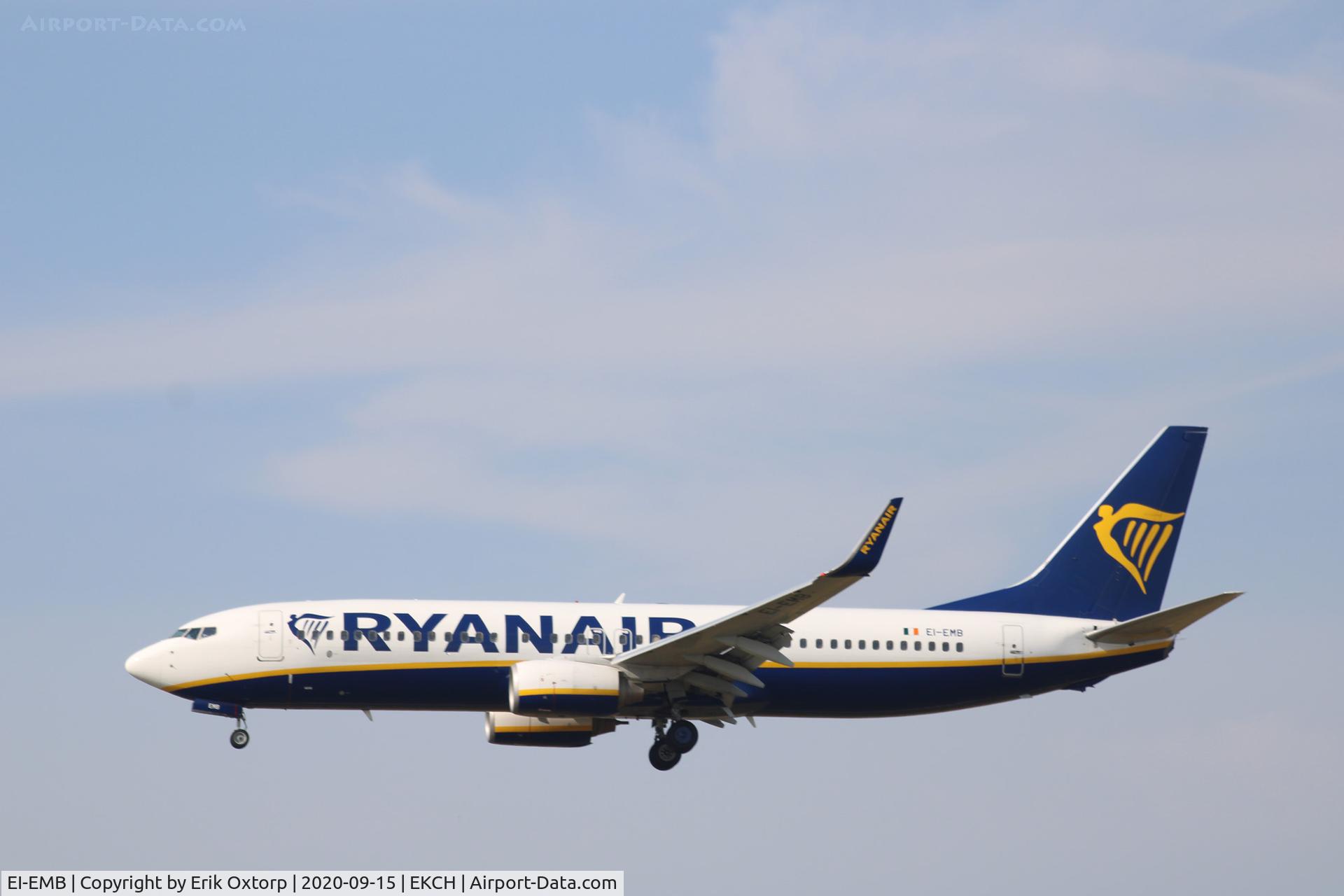 EI-EMB, 2010 Boeing 737-8AS C/N 38511, EI-EMB landing rw 22L