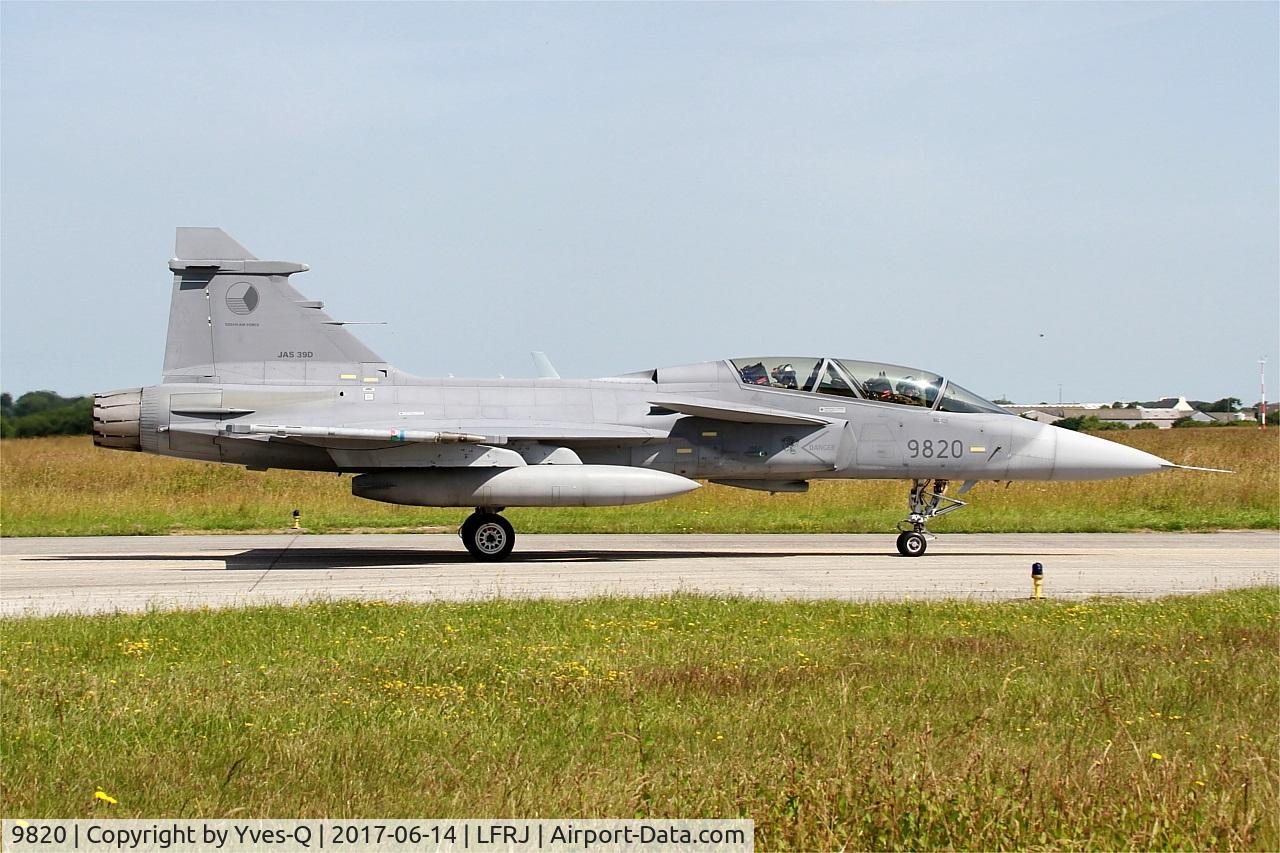 9820, 2005 Saab JAS-39D Gripen C/N 39820, Saab JAS-39D Gripen, Taxiing to flight line, Landivisiau Naval Air Base (LFRJ) Tiger Meet 2017