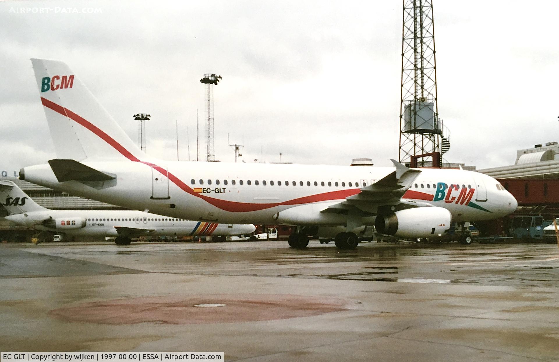 EC-GLT, 1992 Airbus A320-214 C/N 314, Gate16