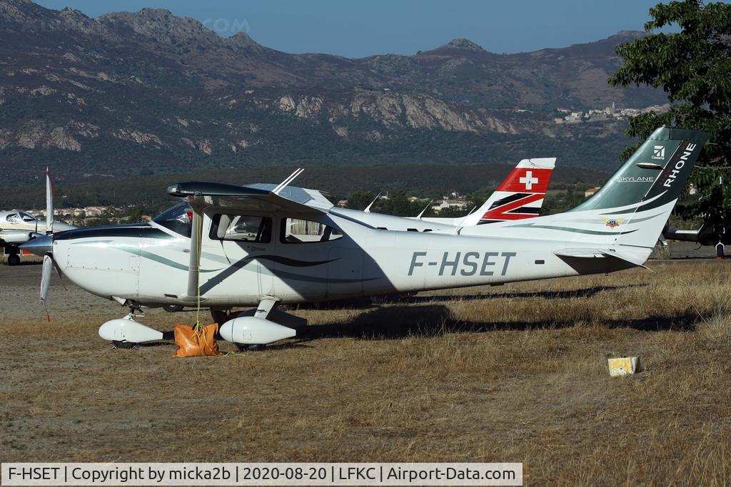 F-HSET, Cessna 182T Skylane C/N 18282057, Parked