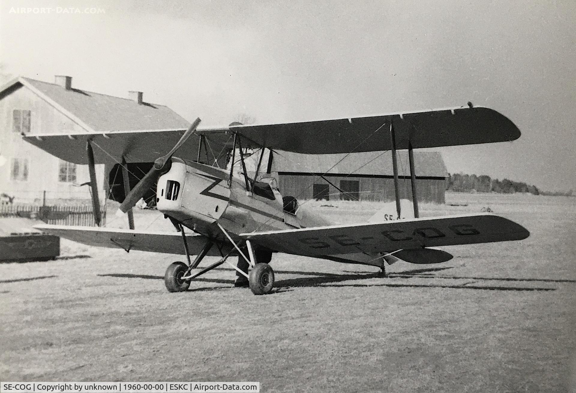 SE-COG, 1942 De Havilland DH-82A Tiger Moth II C/N 85593, Sundbro