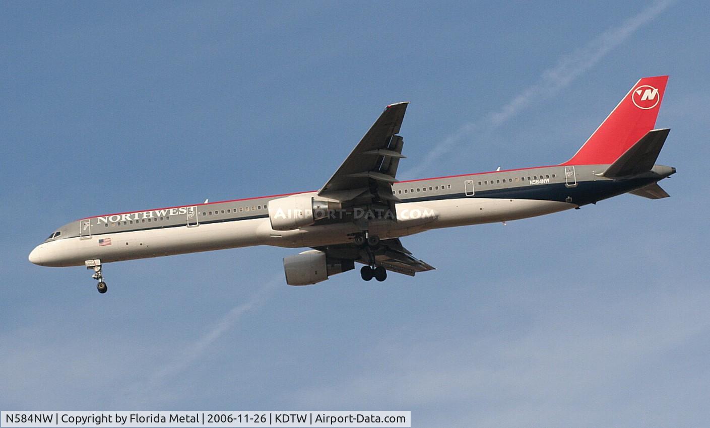 N584NW, 2002 Boeing 757-351 C/N 32984, DTW 2006