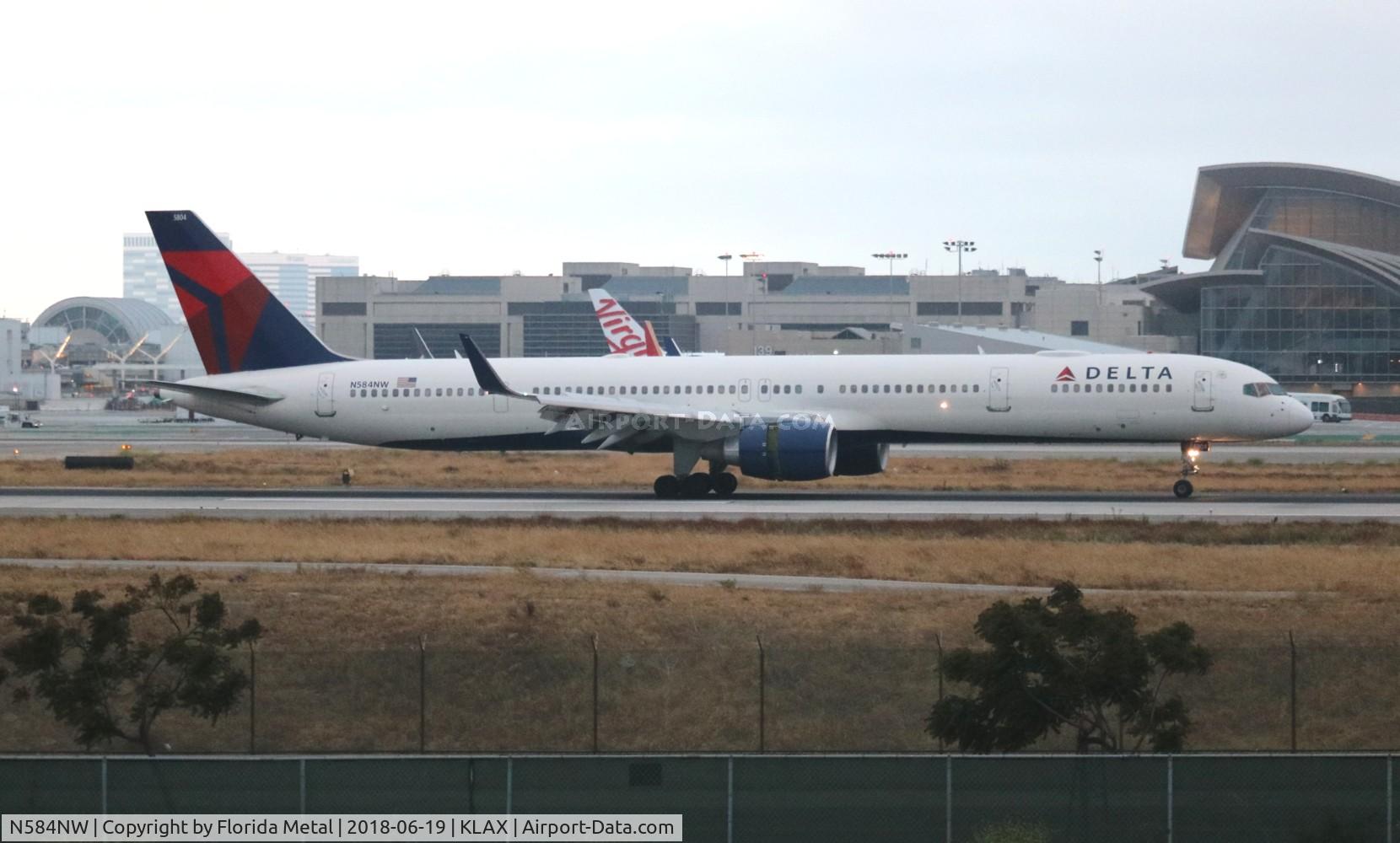 N584NW, 2002 Boeing 757-351 C/N 32984, LAX 2018