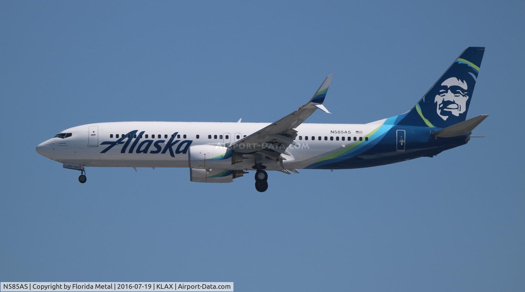 N585AS, 2007 Boeing 737-890 C/N 35683, LAX 2016