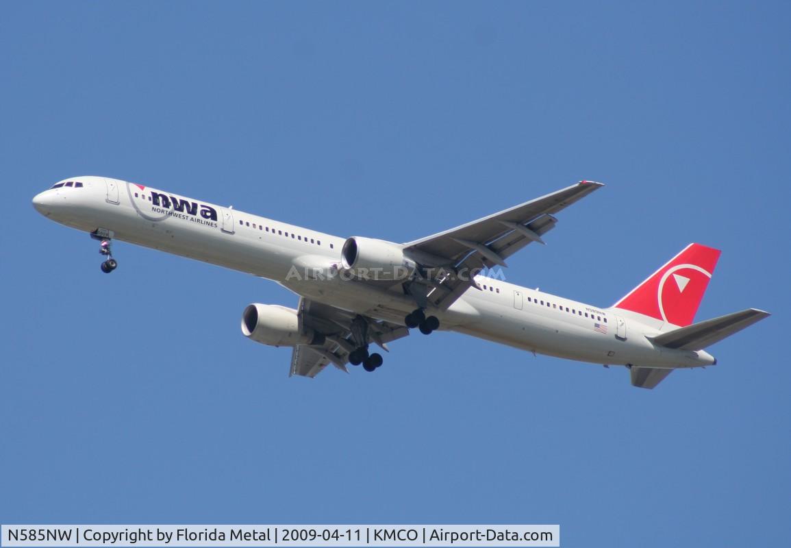 N585NW, 2002 Boeing 757-351 C/N 32985, MCO 2009