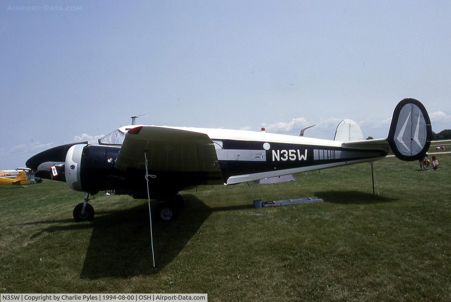 N35W, 1954 Beech D18S C/N A1006, Oshkosh