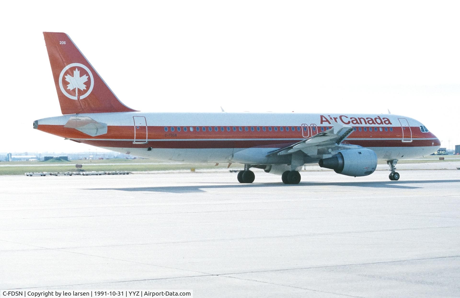C-FDSN, 1990 Airbus A320-211 C/N 126, Toronto 31.10.1991