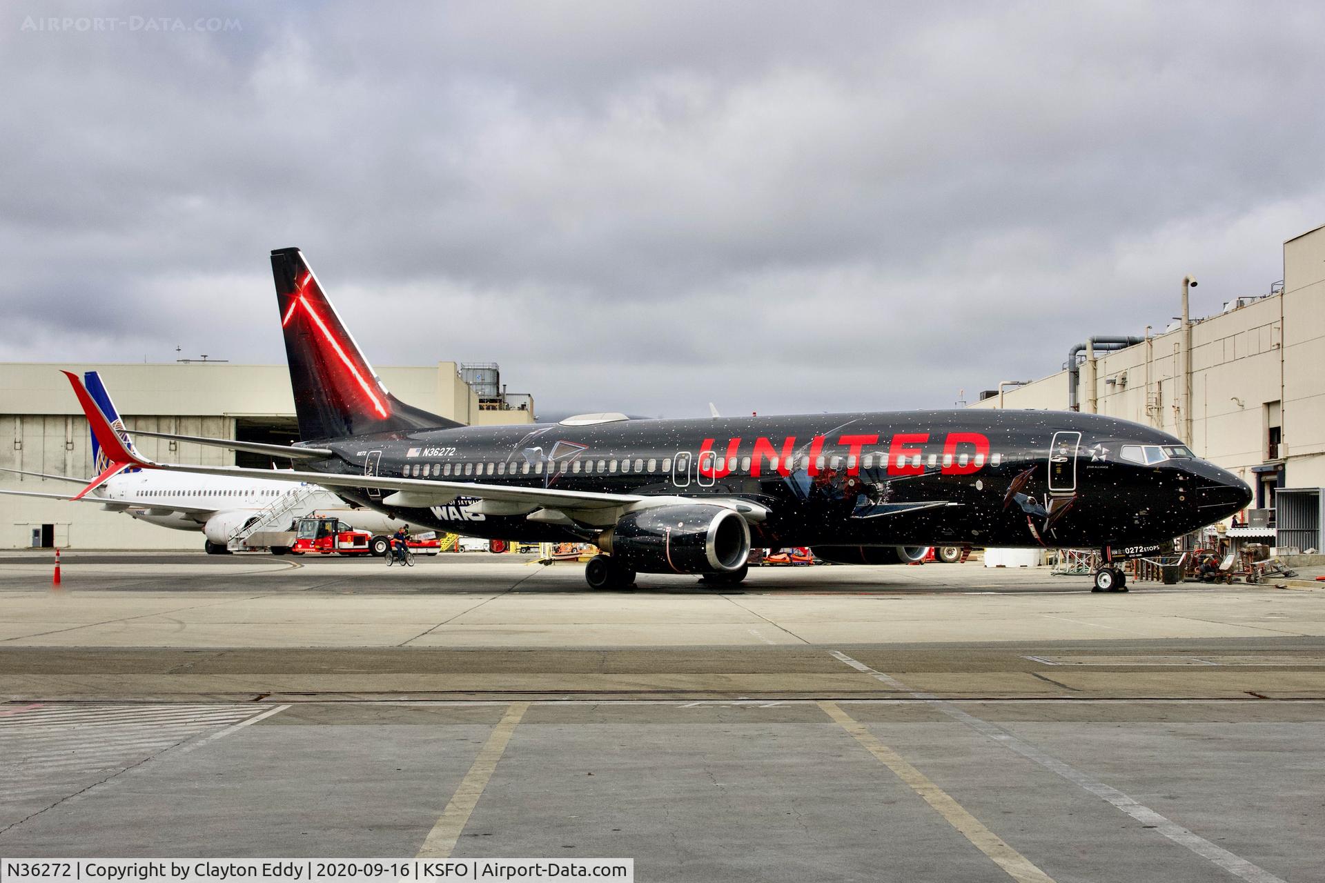 N36272, 2001 Boeing 737-824 C/N 31590, SFO 2020.