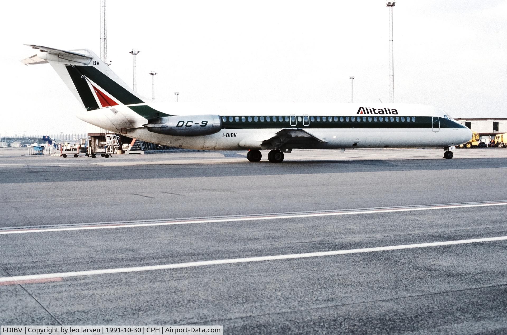 I-DIBV, 1967 Douglas DC-9-32 C/N 47101, Copenhagen 30.10.1991