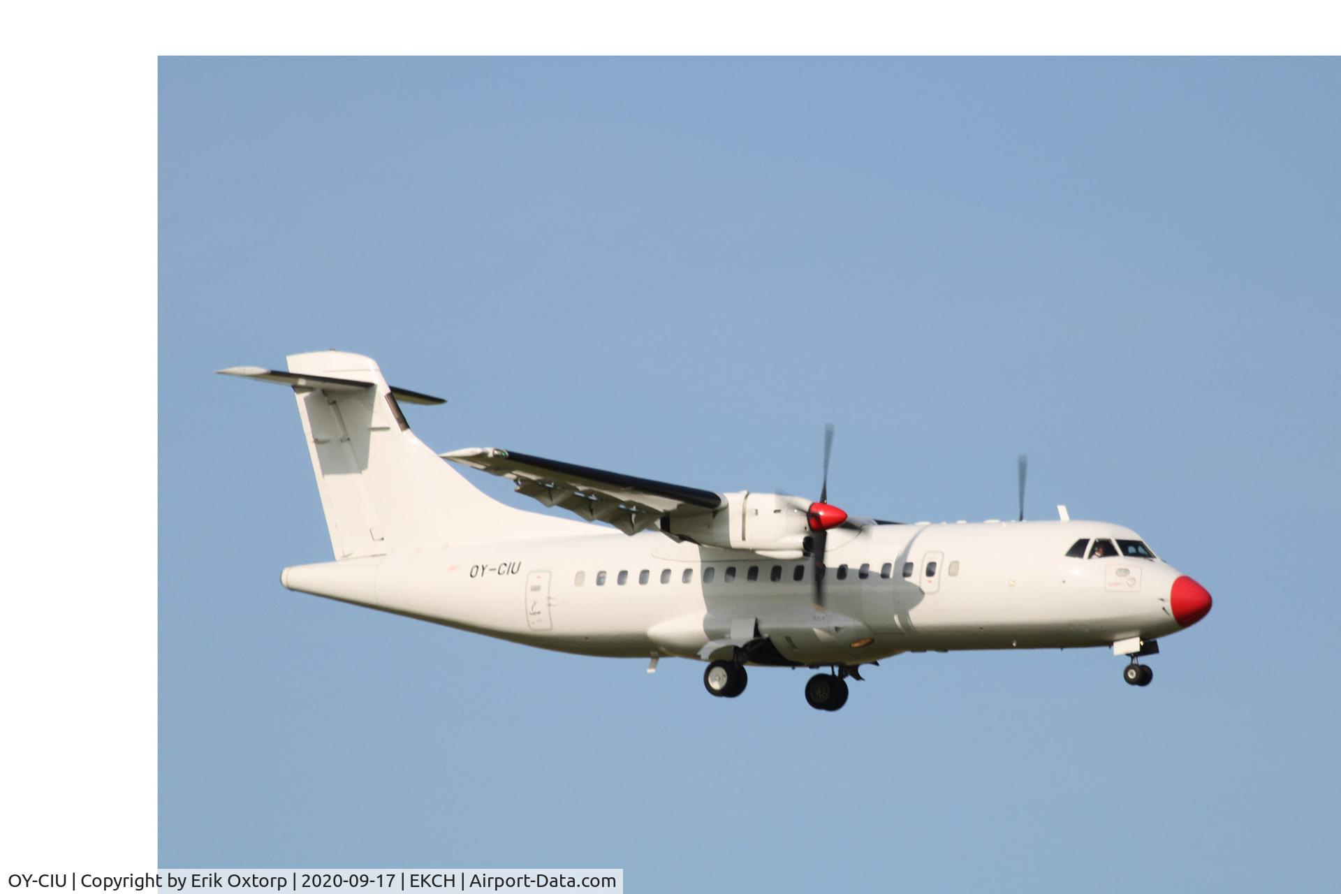 OY-CIU, 1988 ATR 42-312 C/N 112, OY-CIU landing rw 04R