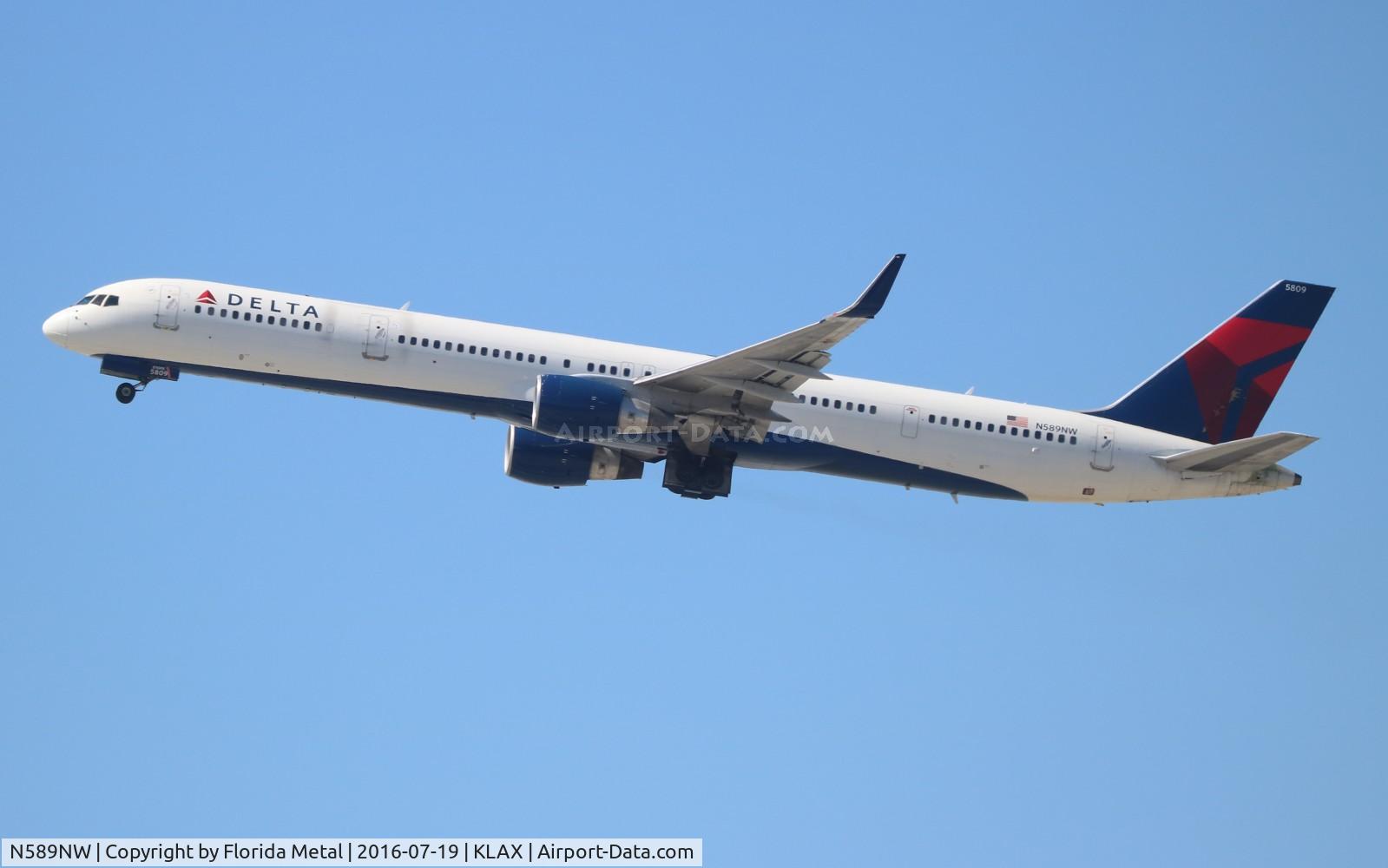 N589NW, 2003 Boeing 757-351 C/N 32989, LAX 2016