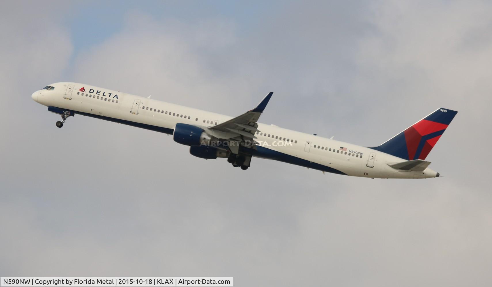 N590NW, 2003 Boeing 757-351 C/N 32990, LAX 2015