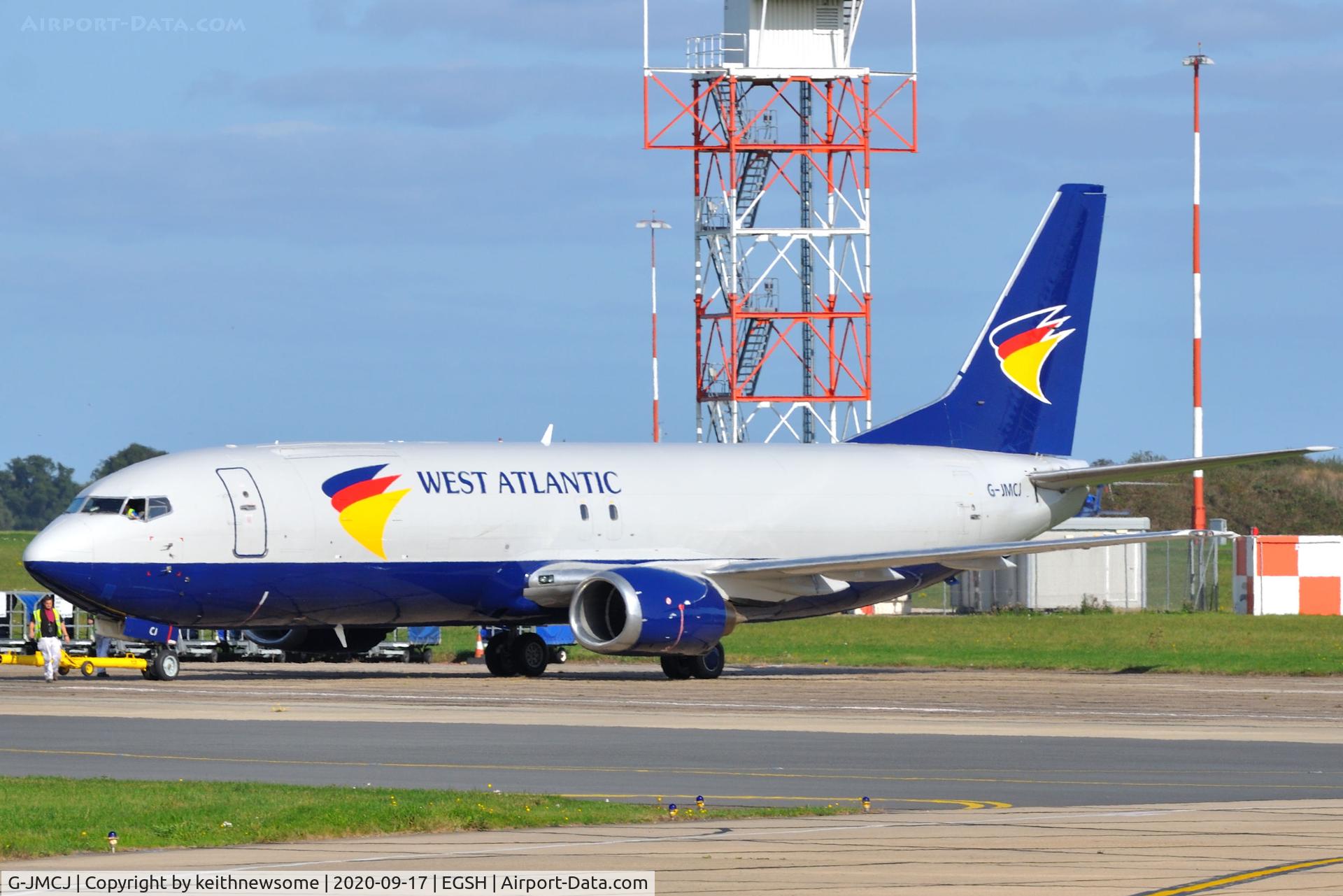 G-JMCJ, 1992 Boeing 737-436 C/N 25856, Being readied for an air test.