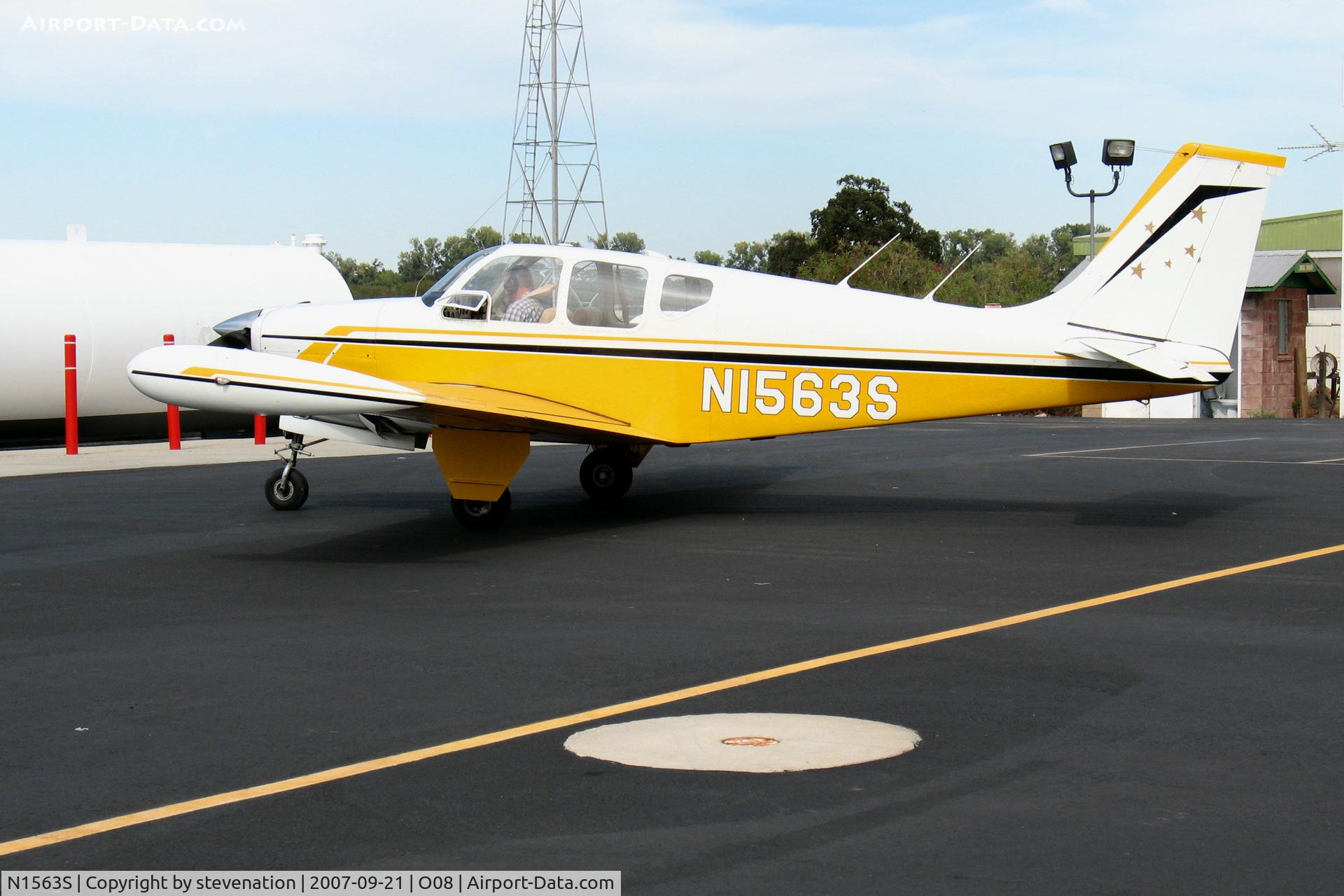 N1563S, 1962 Beech 35-B33 Debonair C/N CD-524, 1962 Beech 35-B33 Bonanza visiting from Santa Rosa, CA @ Colusa County Airport, CA