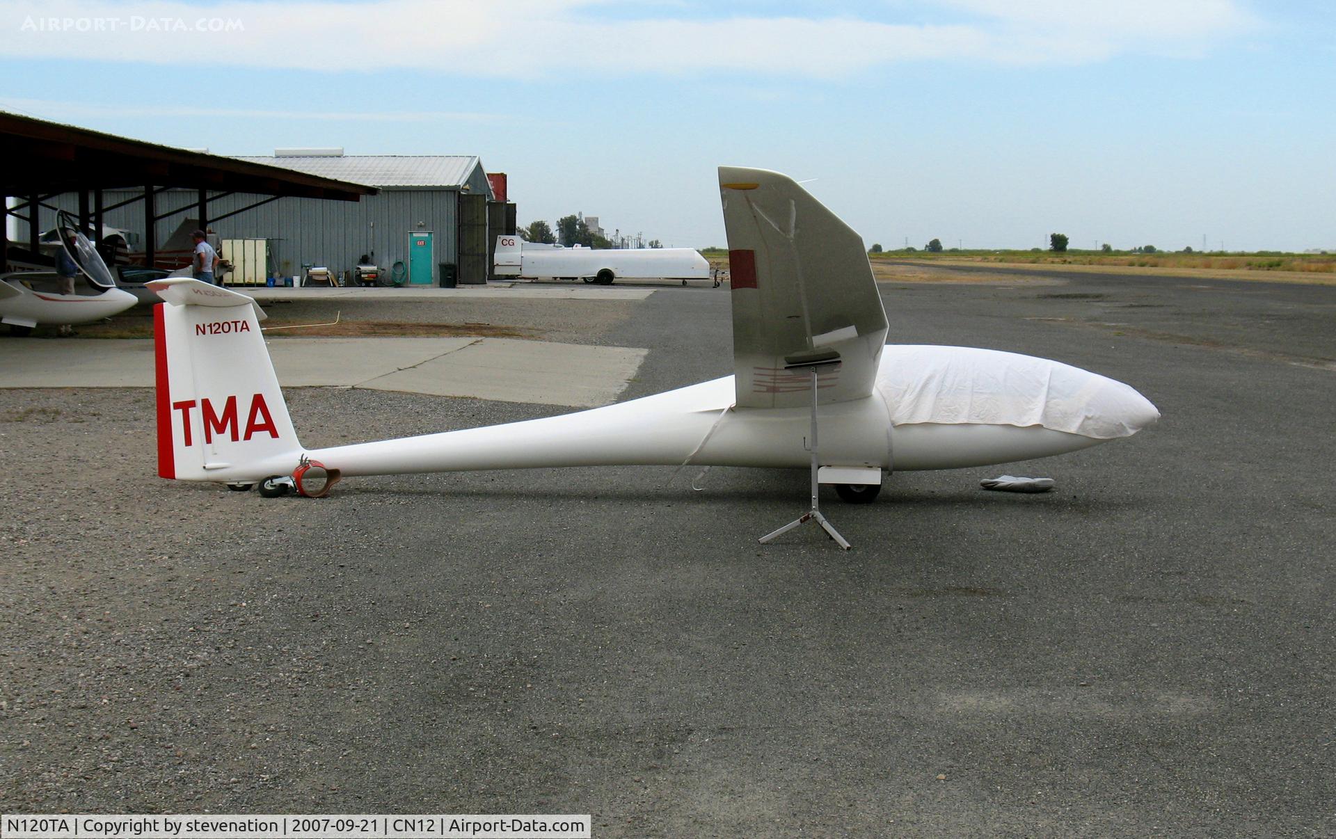 N120TA, 1998 Schempp-Hirth Discus CS C/N 246CS, Locally-Based 1998 Schempp-Hirth DISCUS CS @ Williams Gliderport, CA (Coded: TMA)
