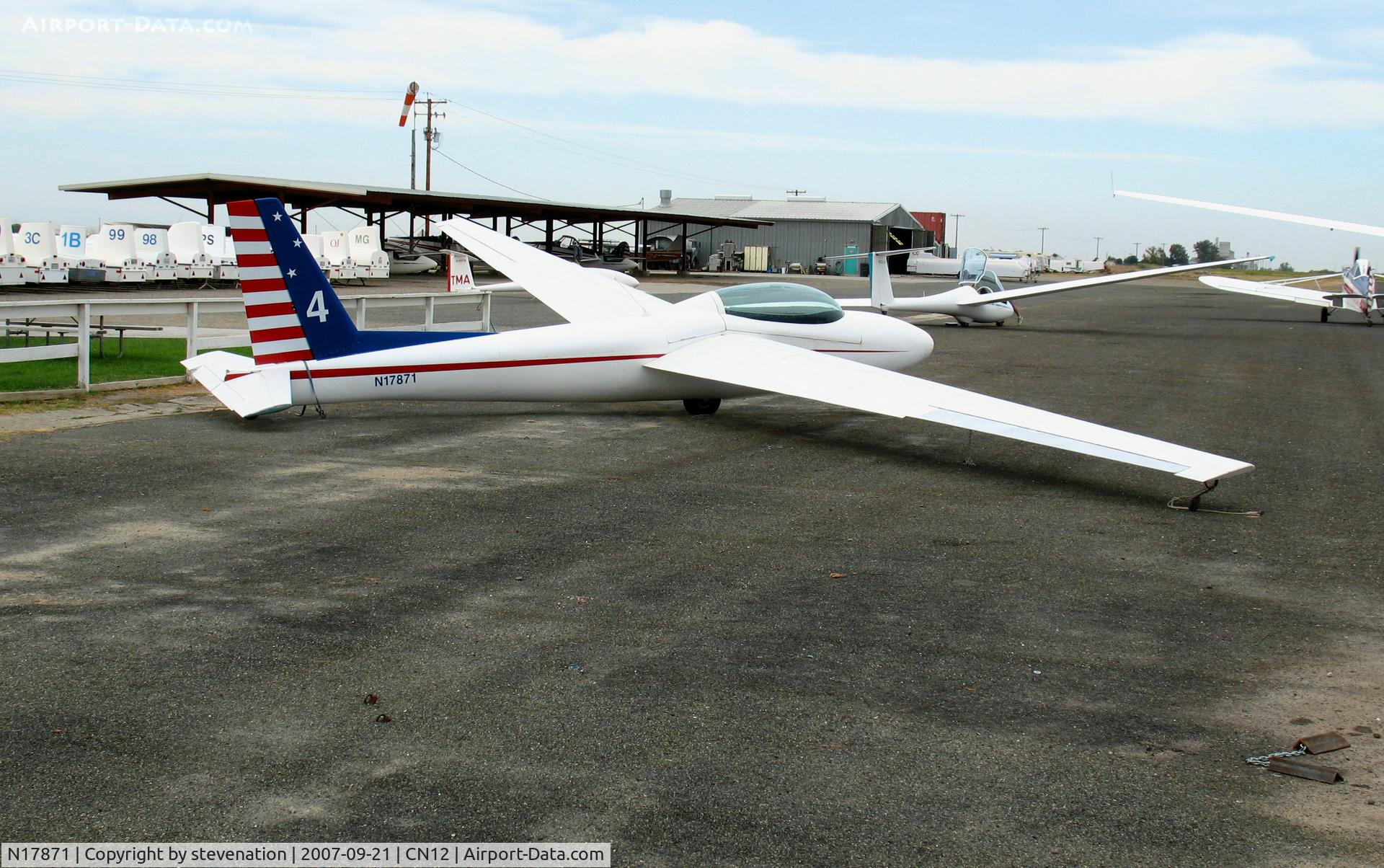 N17871, 1973 Schweizer SGS 2-32 C/N 81, Locally-Based 1973 Schweizer SGS 2-32 @ Williams Gliderport, CA (Coded: 4)