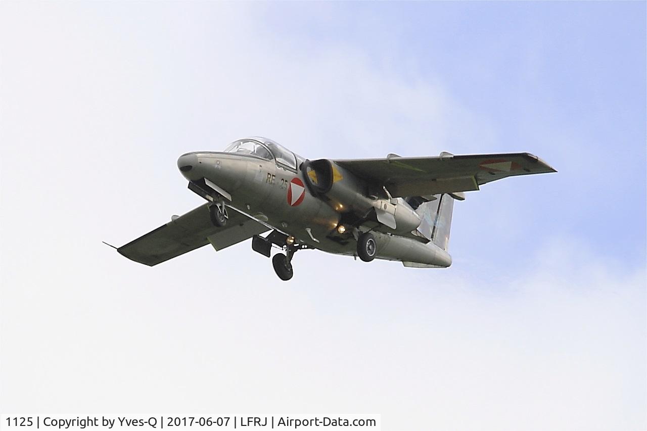 1125, Saab 105OE C/N 105425, Saab 105OE, Short approach rwy 26, Landivisiau Naval Air Base (LFRJ) Tiger Meet 2017