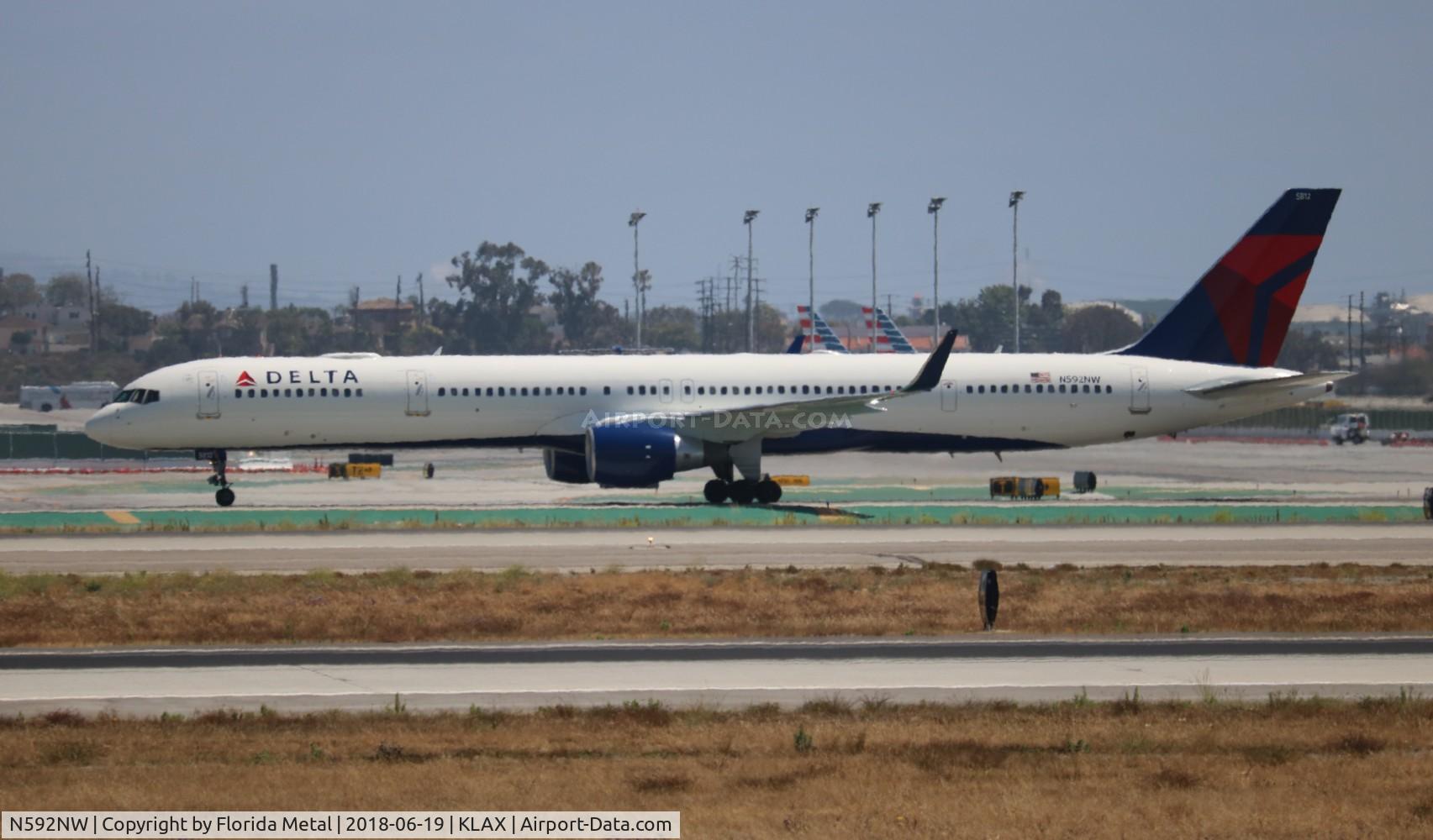 N592NW, 2003 Boeing 757-351 C/N 32992, LAX 2018