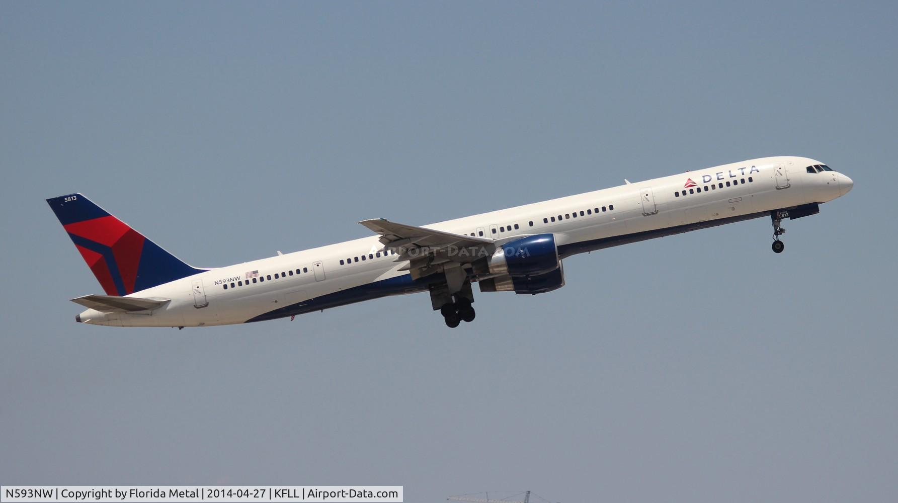 N593NW, 2003 Boeing 757-351 C/N 32993, FLL 2014