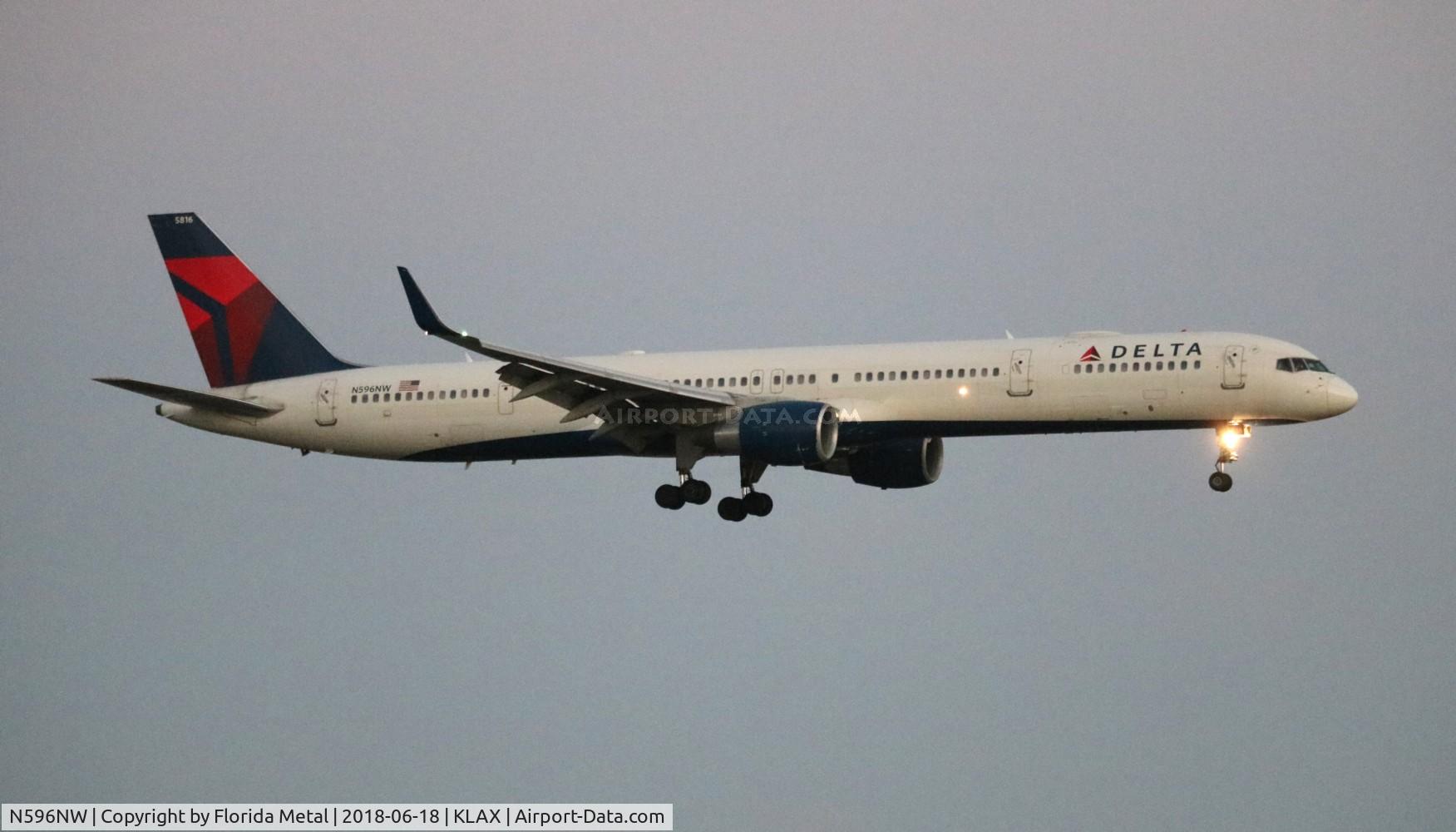 N596NW, 2003 Boeing 757-351 C/N 32996, LAX 2018