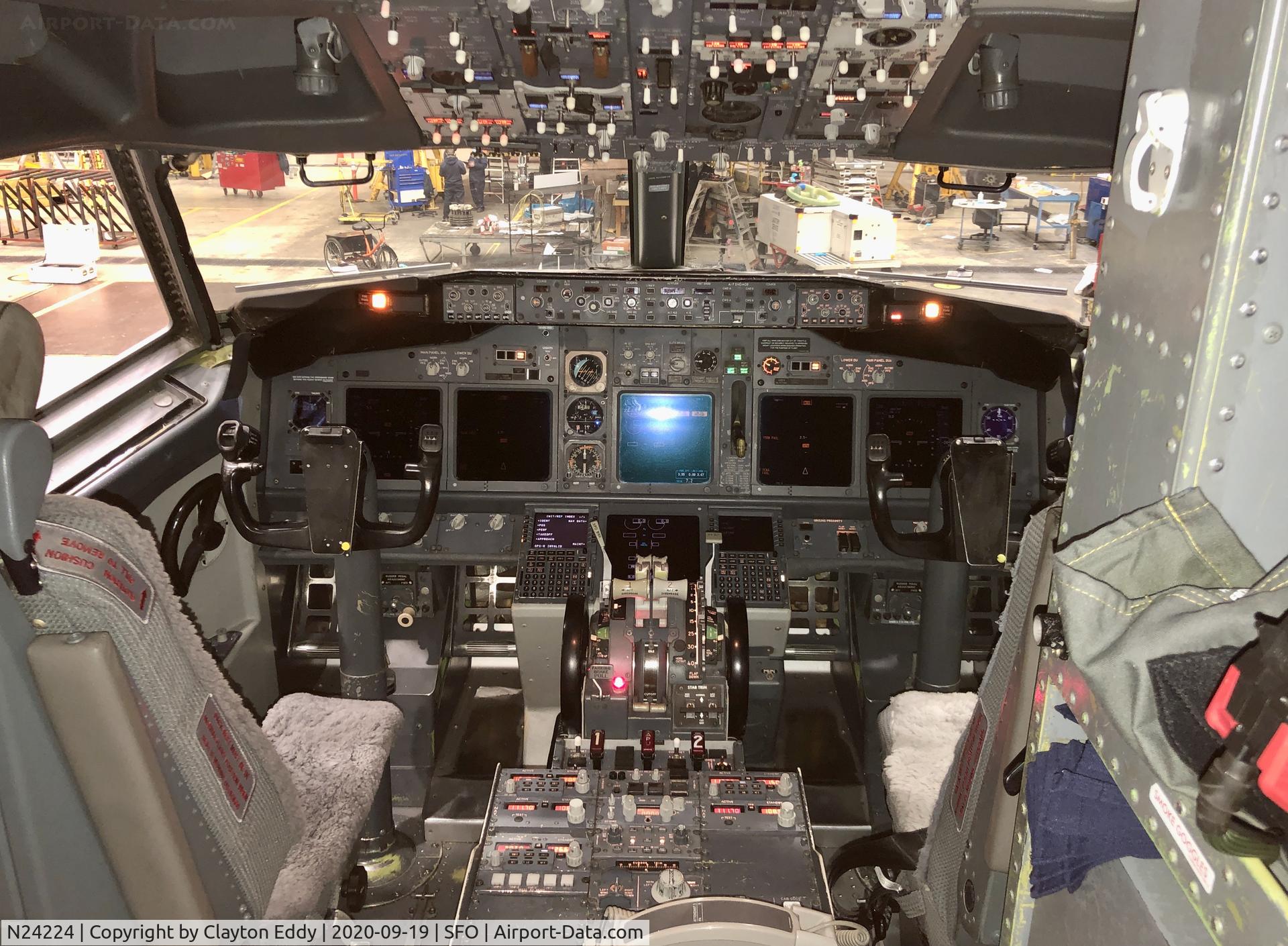 N24224, 1998 Boeing 737-824 C/N 28933, SFO 2020.