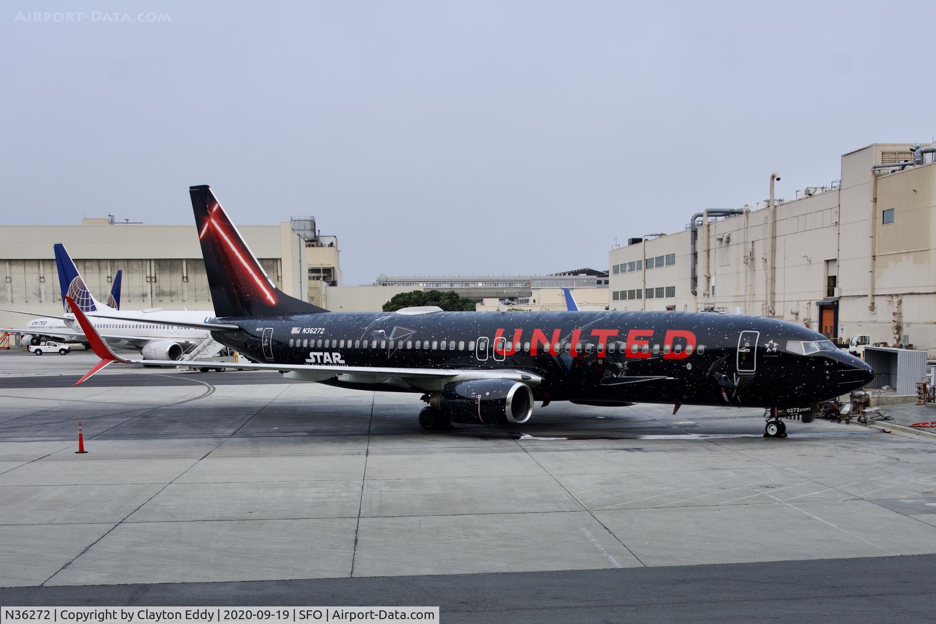 N36272, 2001 Boeing 737-824 C/N 31590, SFO 2020.