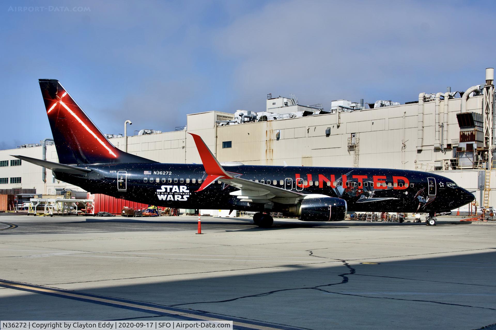 N36272, 2001 Boeing 737-824 C/N 31590, SFO 2020.