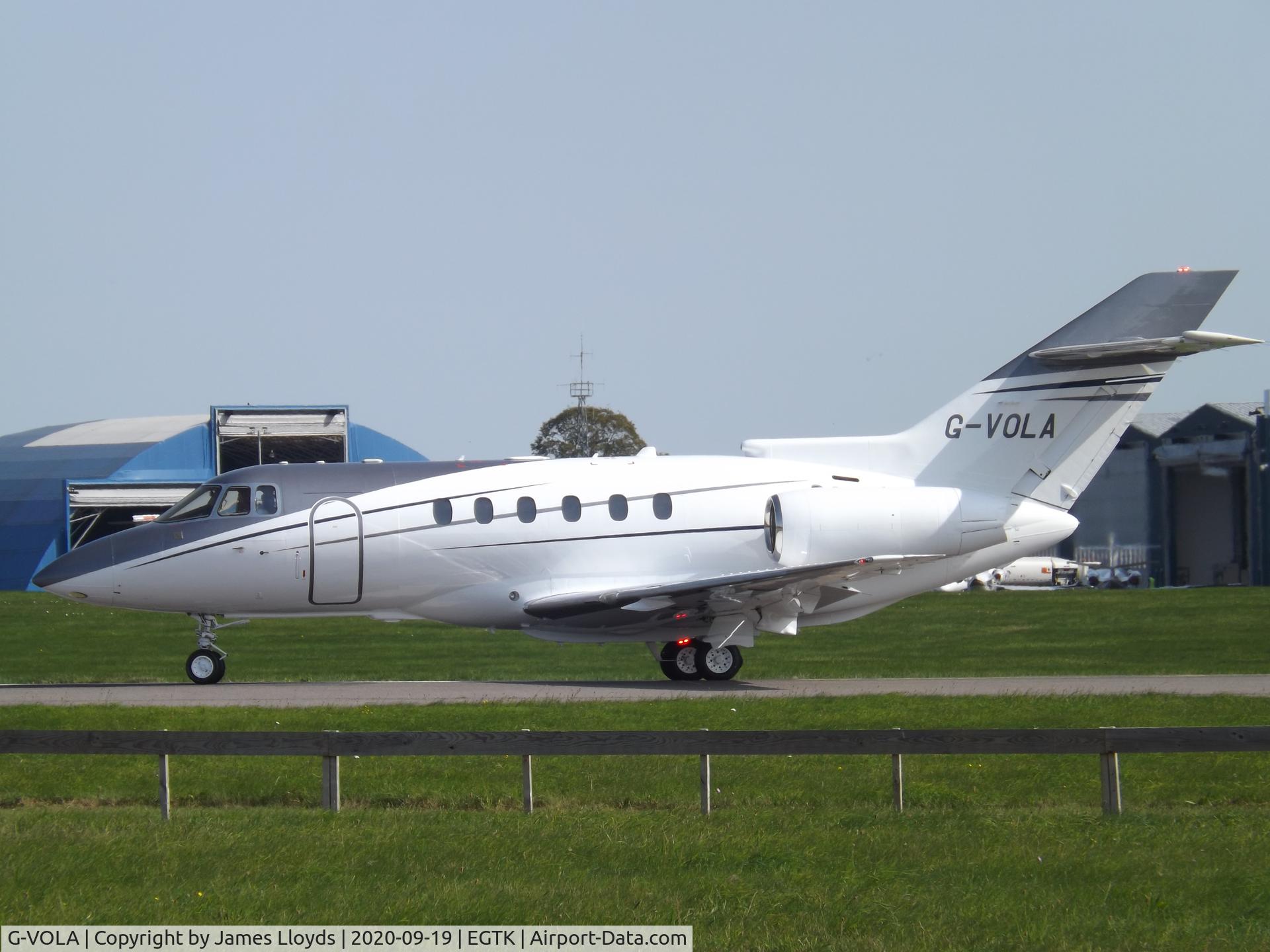 G-VOLA, 2006 Raytheon Hawker 800XP C/N 258786, Just line up Runway 01 at Oxford Airport.
