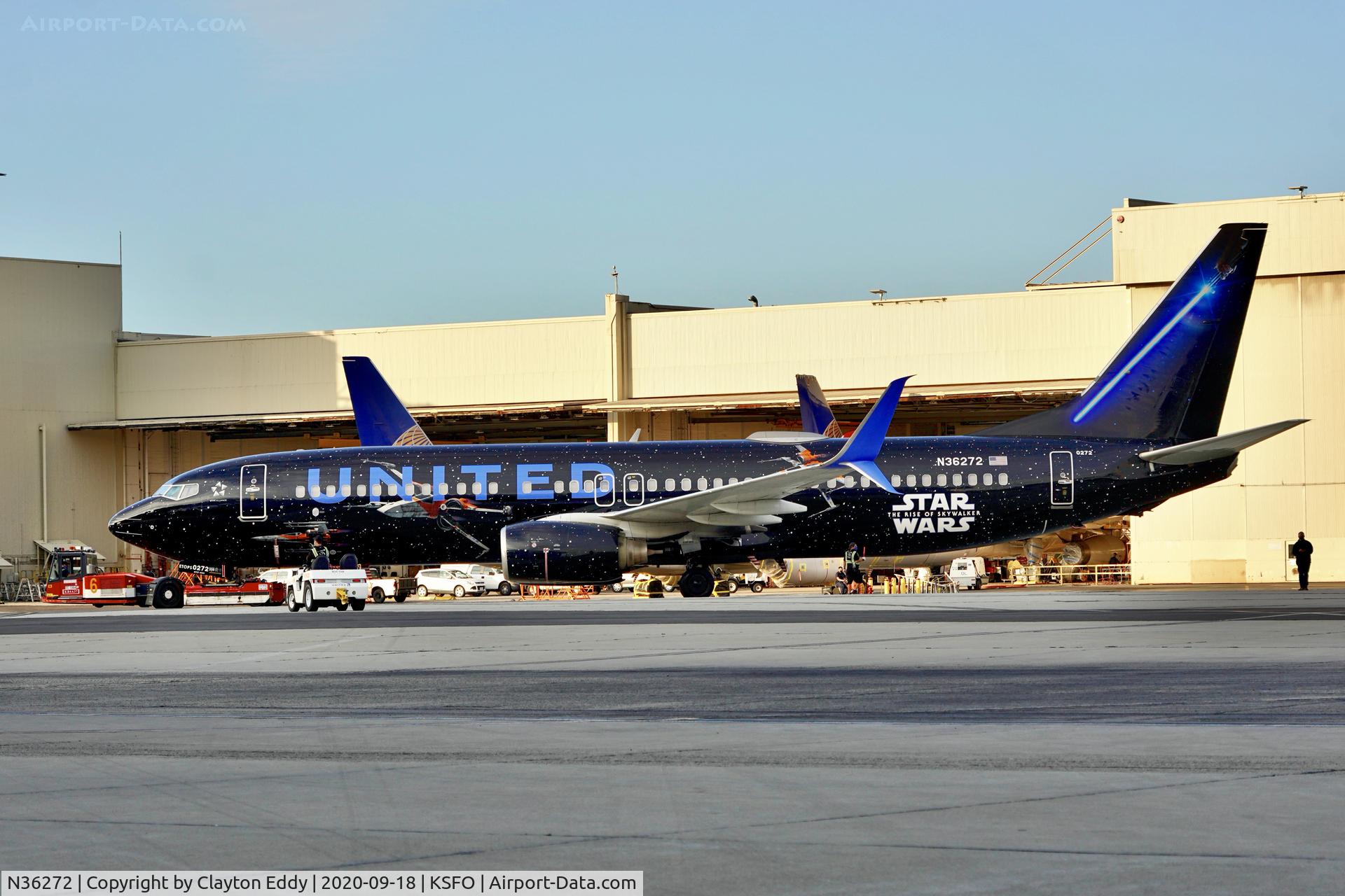 N36272, 2001 Boeing 737-824 C/N 31590, SFO 2020.
