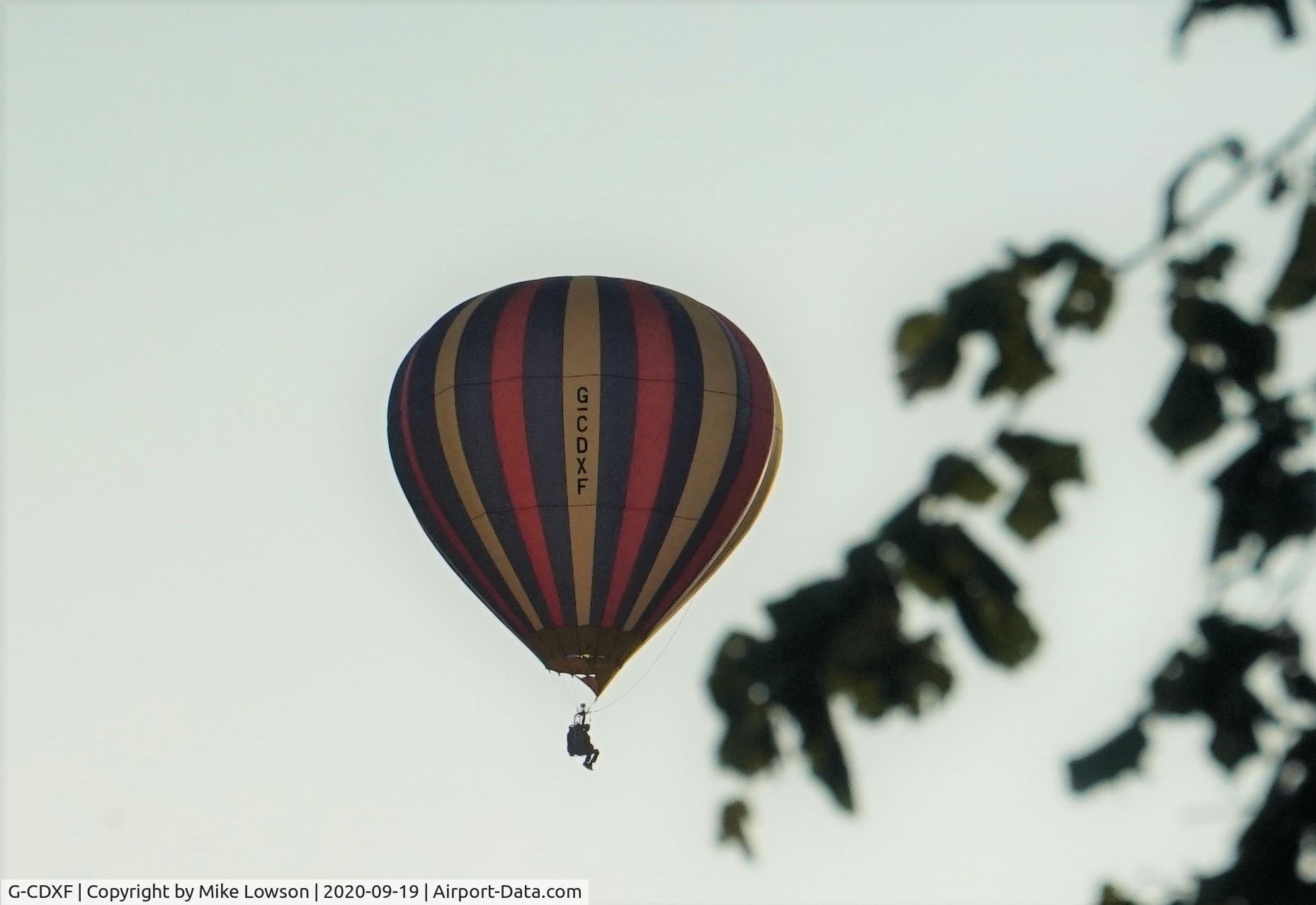 G-CDXF, 2006 Lindstrand Hot Air Balloons Ltd LBL 31A C/N 1076, G-CDXF descends over Leslie, Aberdeenshire, on a beautiful September evening in 2020