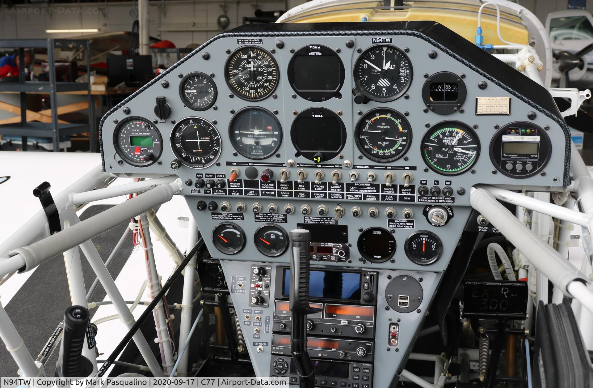 N94TW, 1997 Extra EA-300/L C/N 049, Extra EA-300/L
