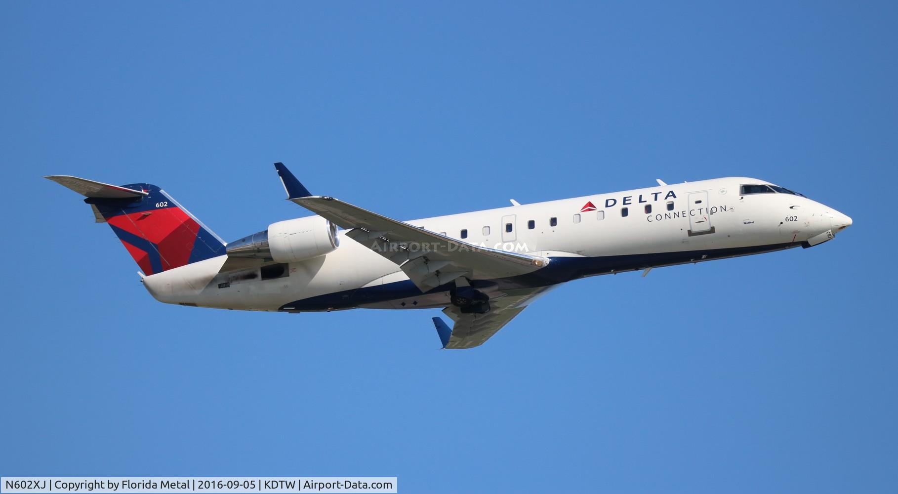 N602XJ, 2005 Bombardier CRJ-200ER (CL-600-2B19) C/N 8045, DTW 2016