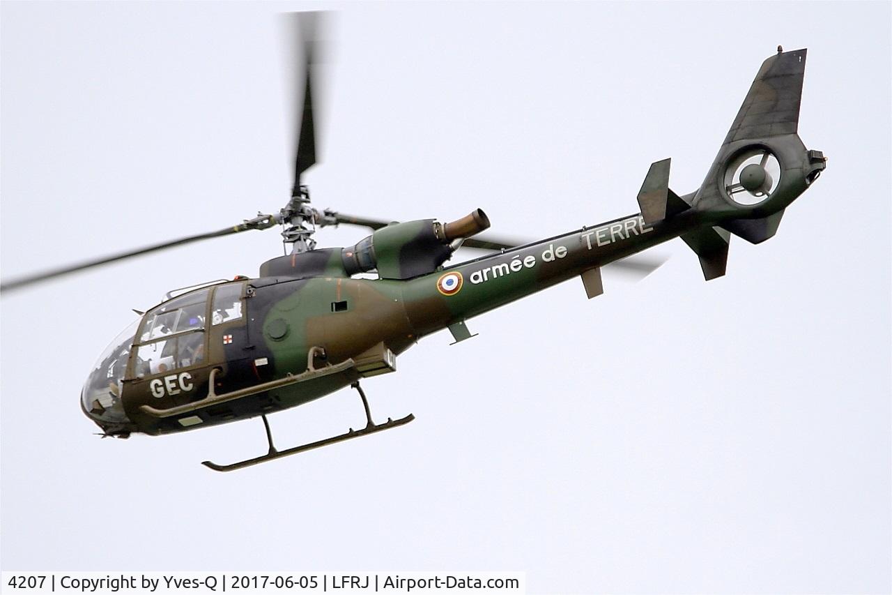 4207, Aérospatiale SA-342M Gazelle C/N 2207, Aérospatiale SA-342M Gazelle, Take off rwy 26, Landivisiau Naval Air Base (LFRJ) Tiger Meet 2017