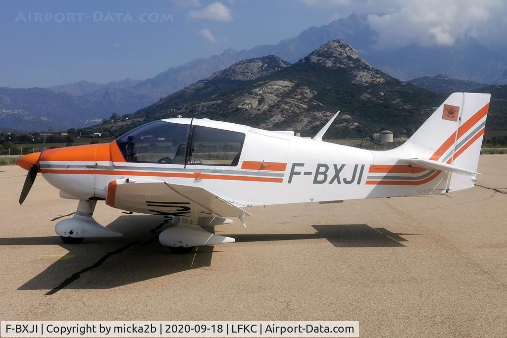 F-BXJI, Robin DR-400-180 Regent C/N 1040, Parked