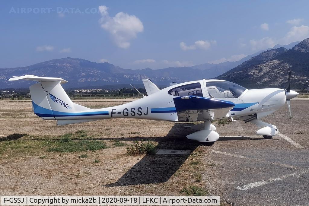 F-GSSJ, 2004 Diamond DA-40D Diamond Star C/N D4.113, Parked
