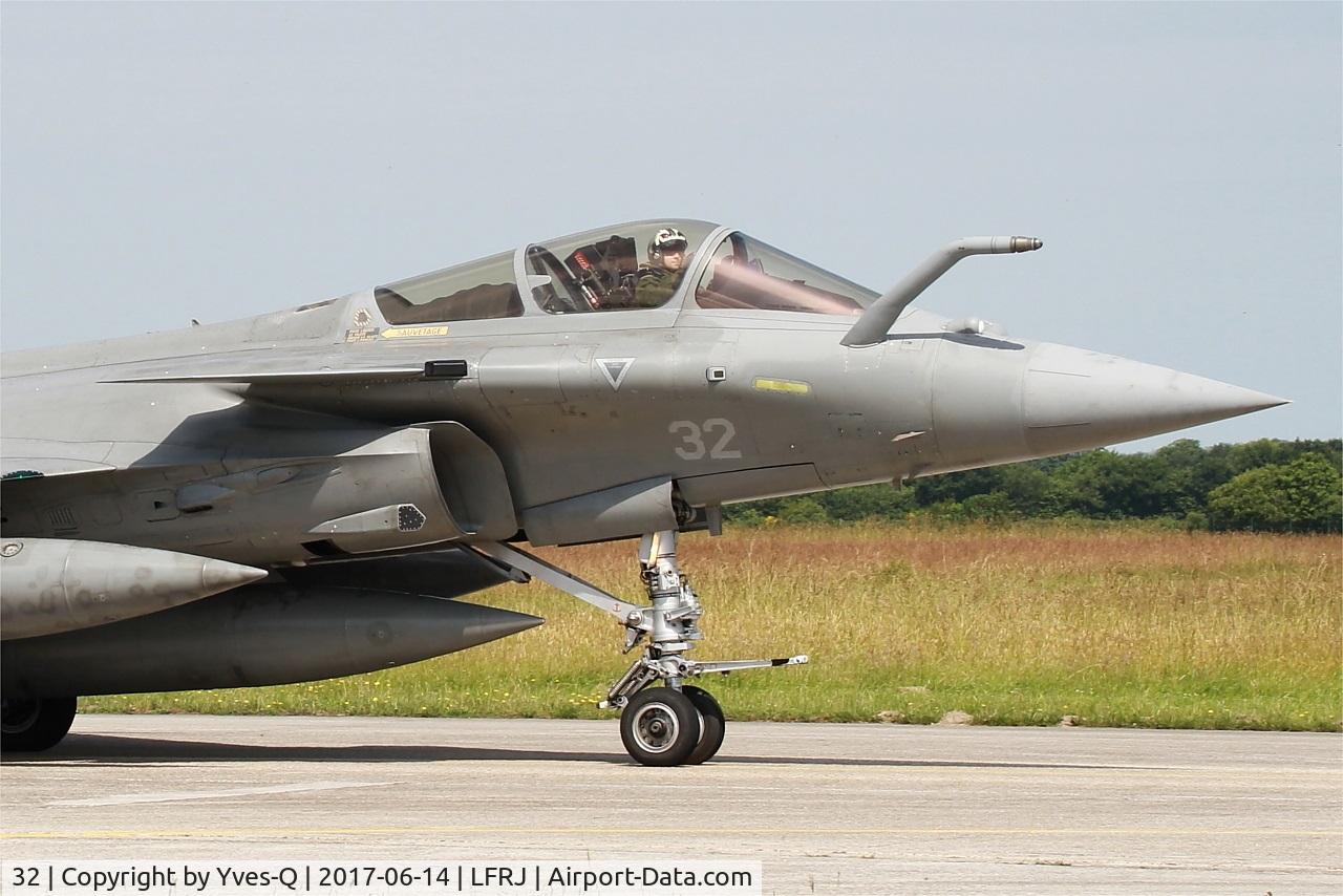 32, Dassault Rafale M C/N 32, Dassault Rafale M, Taxiing to flight line, Landivisiau Naval Air Base (LFRJ) Tiger Meet 2017