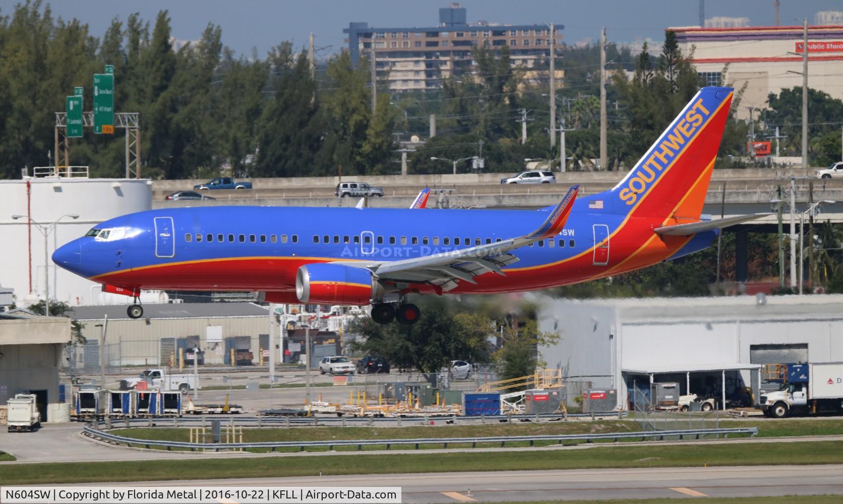 N604SW, 1995 Boeing 737-3H4 C/N 27955, FLL 2016