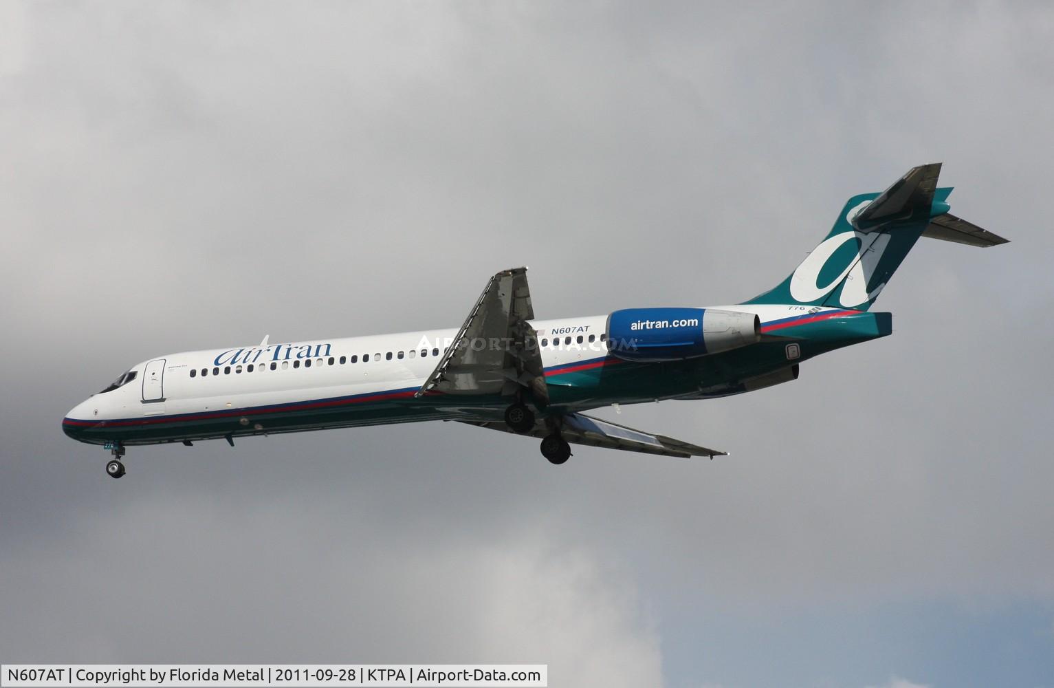 N607AT, 2000 Boeing 717-200 C/N 55074, TPA 2011