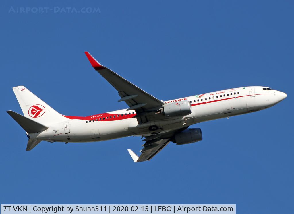 7T-VKN, 2016 Boeing 737-8D6 C/N 60750, Climbing after take off from rwy 14L... Additional 'Viva Algeria' titles and logo