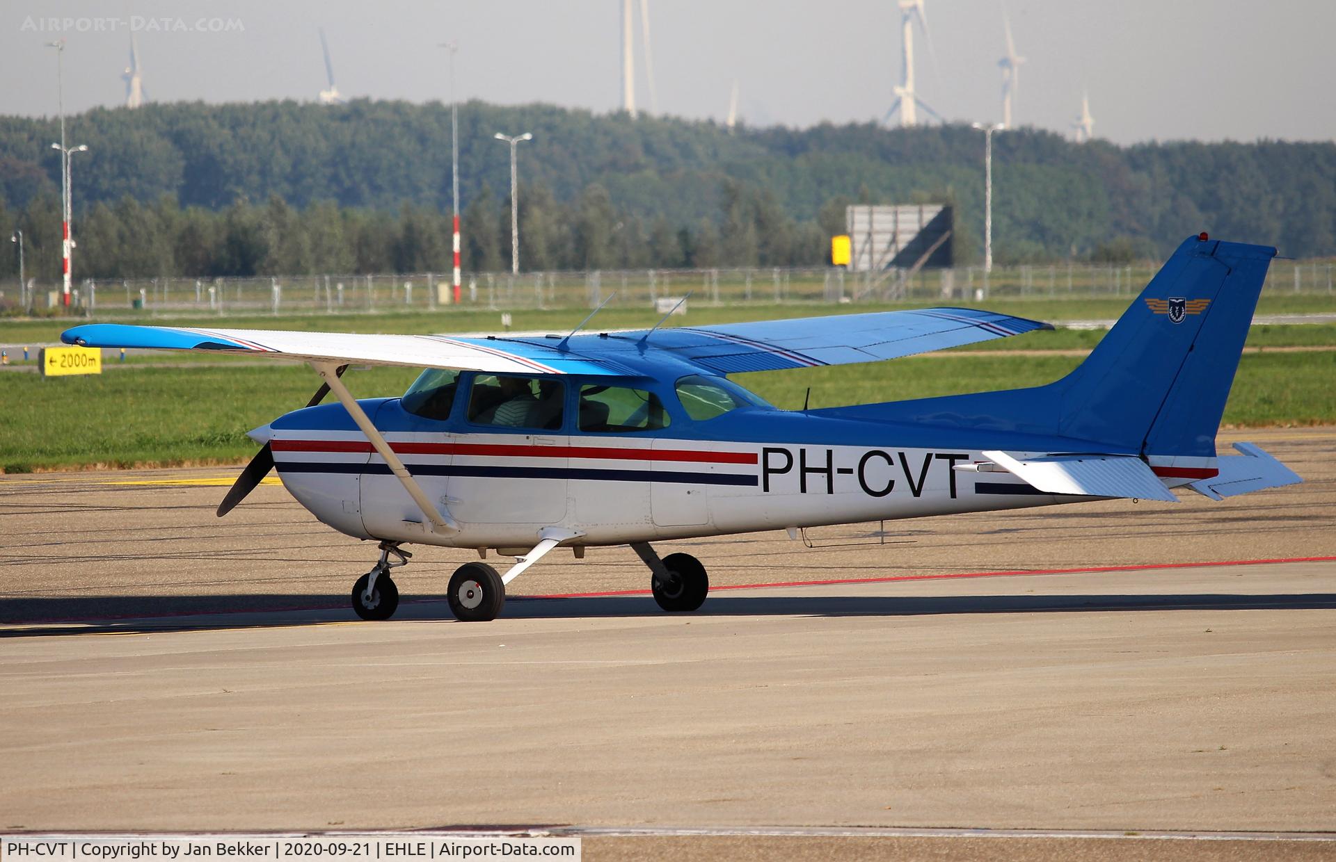 PH-CVT, Cessna 172P C/N 17275333, Lelystad Airport