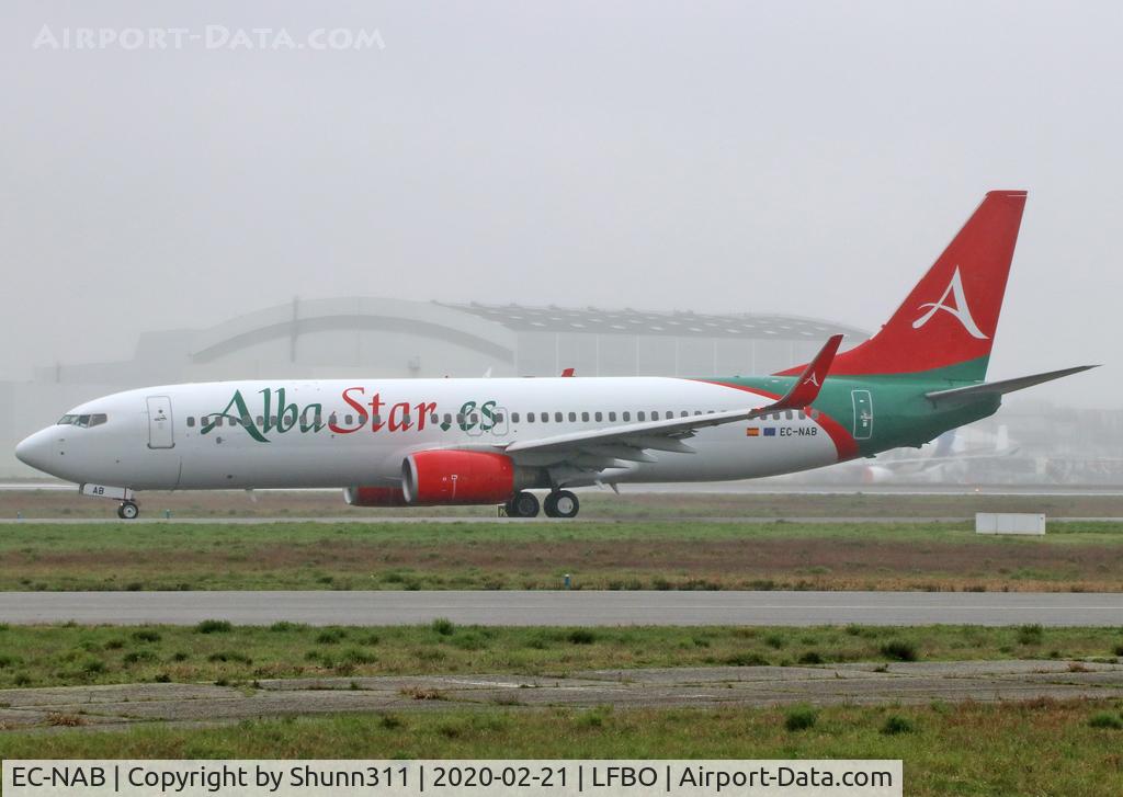EC-NAB, 2000 Boeing 737-81Q C/N 29051, Taxiing holding point rwy 32R for departure...