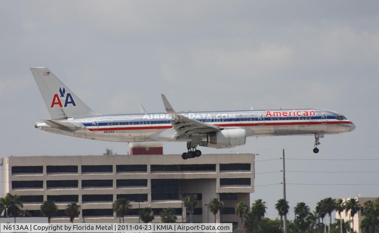 N613AA, 1989 Boeing 757-223 C/N 24489, MIA 2011