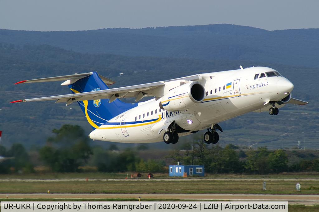UR-UKR, 2011 Antonov An-148-100B C/N 4002, Ukraine - Government Antonov An-148-100B