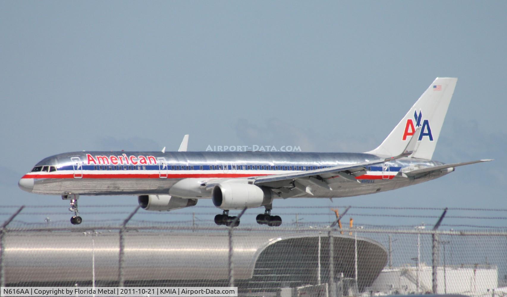 N616AA, 1989 Boeing 757-223 C/N 24524, MIA 2011