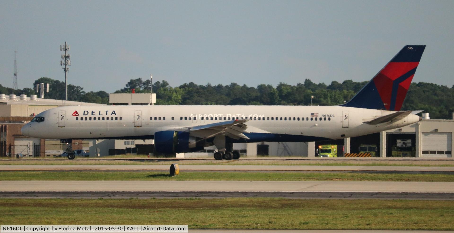 N616DL, 1986 Boeing 757-232 C/N 22823, ATL 2015