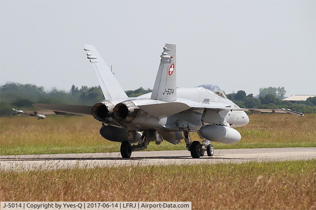 J-5014, McDonnell Douglas F/A-18C Hornet C/N 1359, McDonnell Douglas FA-18C Hornet, Taxiing to flight line, Landivisiau Naval Air Base (LFRJ) Tiger Meet 2017