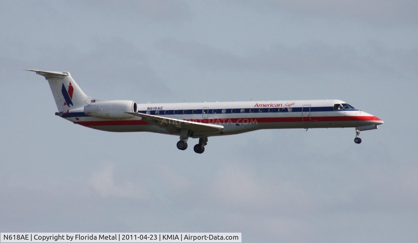 N618AE, 1998 Embraer ERJ-145LR (EMB-145LR) C/N 145097, MIA 2011